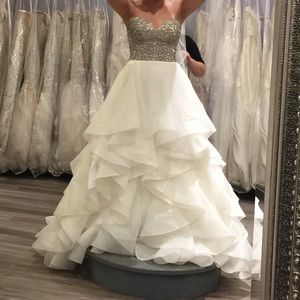 Martina Liana Wedding Gown